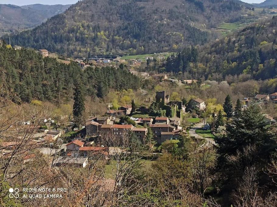 Gite Le Rocher Du Chateau De Retourtour Lamastre Exterior photo
