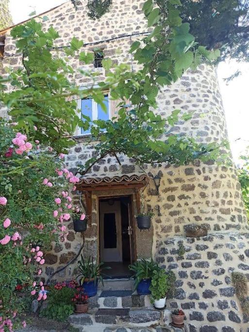 Gite Le Rocher Du Chateau De Retourtour Lamastre Exterior photo