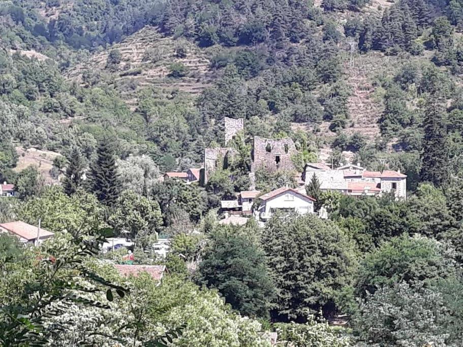 Gite Le Rocher Du Chateau De Retourtour Lamastre Exterior photo