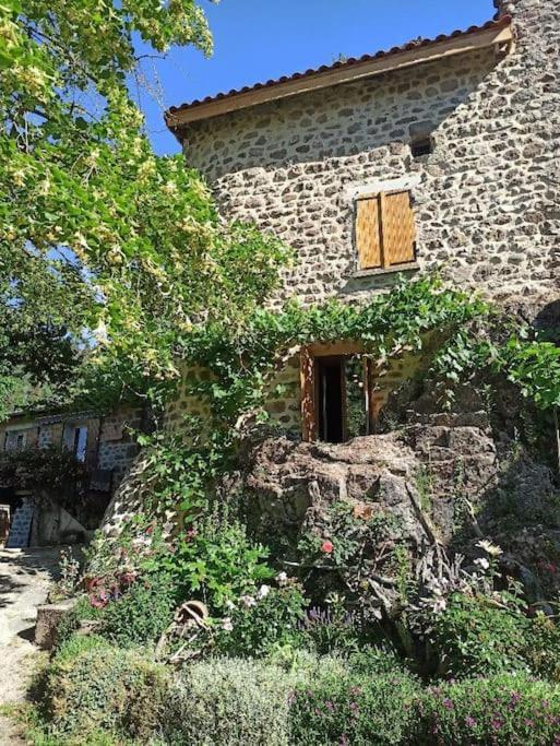 Gite Le Rocher Du Chateau De Retourtour Lamastre Exterior photo