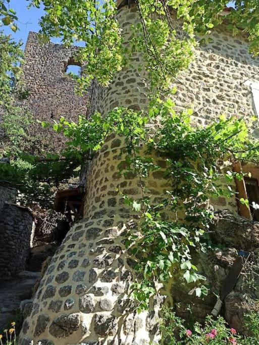 Gite Le Rocher Du Chateau De Retourtour Lamastre Exterior photo